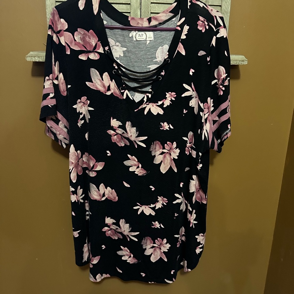 Maurices Black and Pink Floral Short Sleeve Top